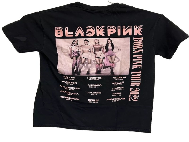 Black Pink Merch Trends: What’s Popular Among Fans Right Now